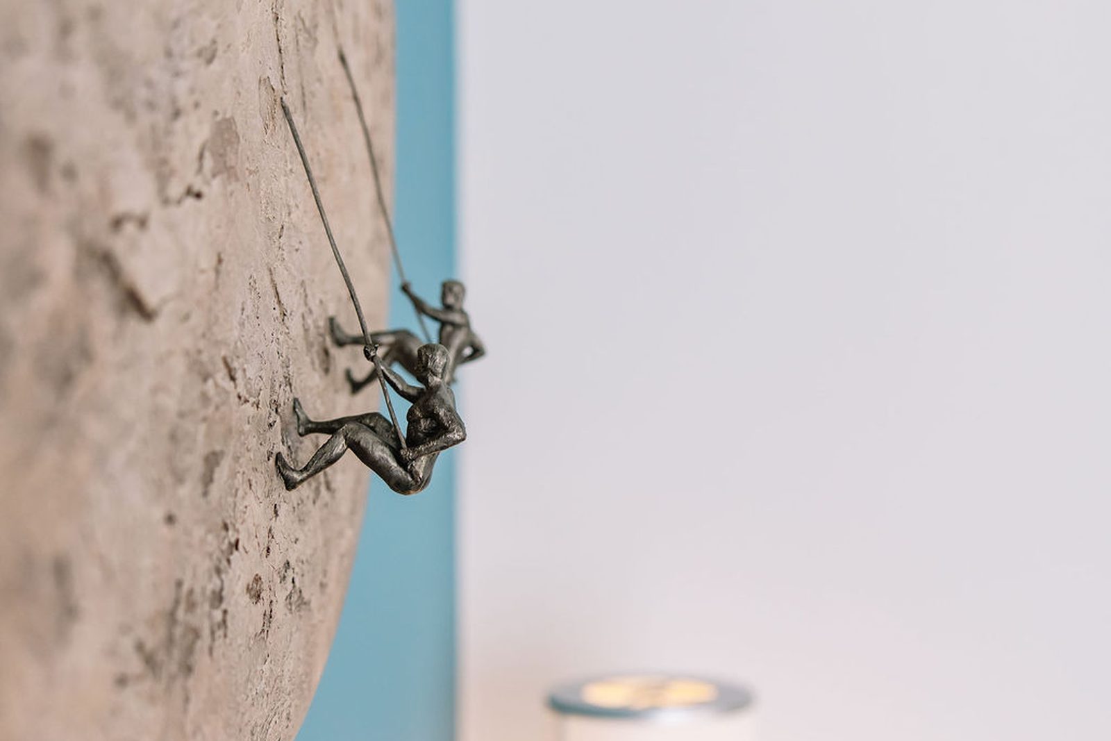 Een warme houten wand in de praktijk